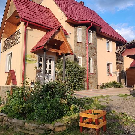 "У Яслигана" Hotel Pilipets Buitenkant foto