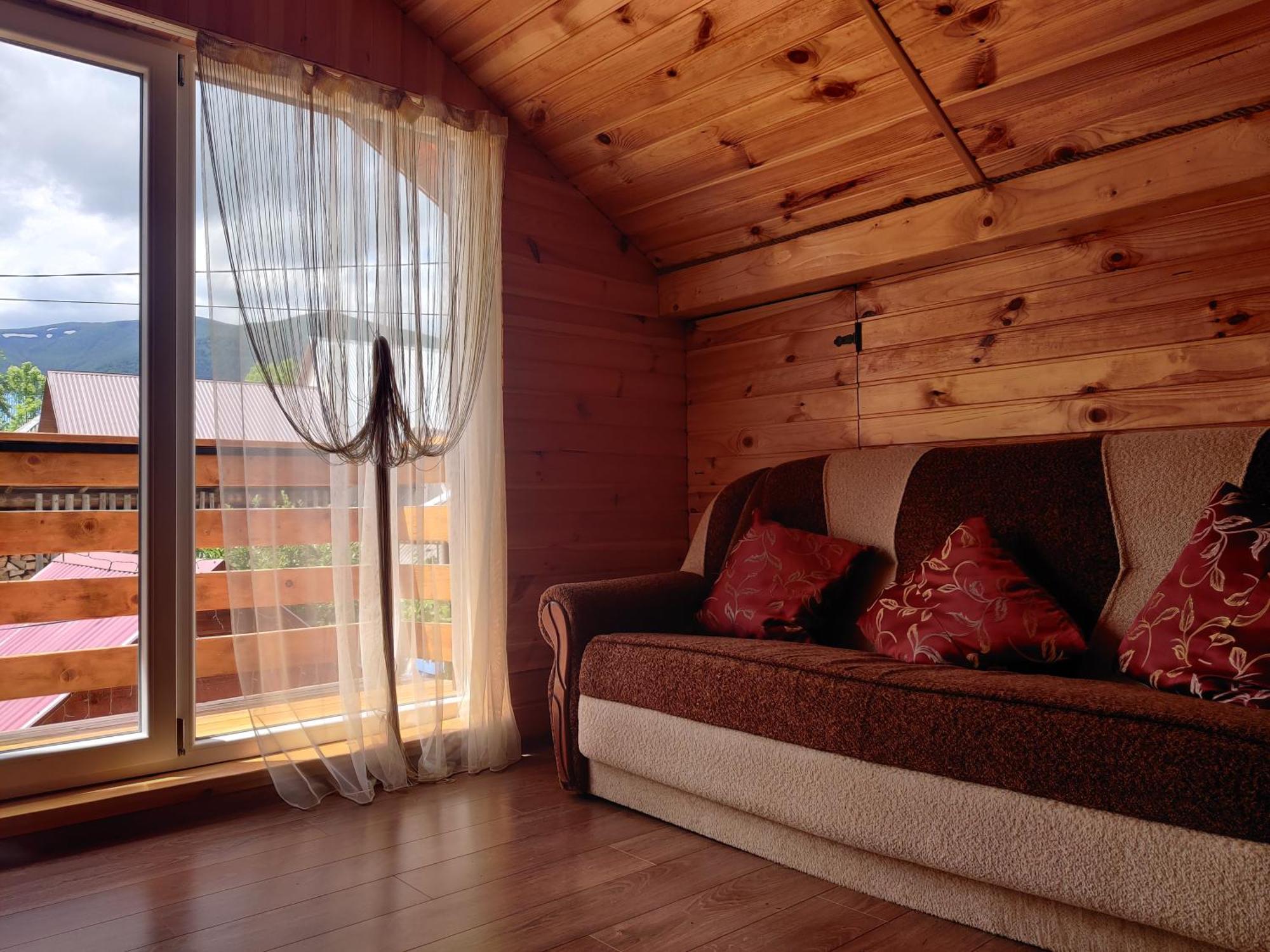"У Яслигана" Hotel Pilipets Buitenkant foto